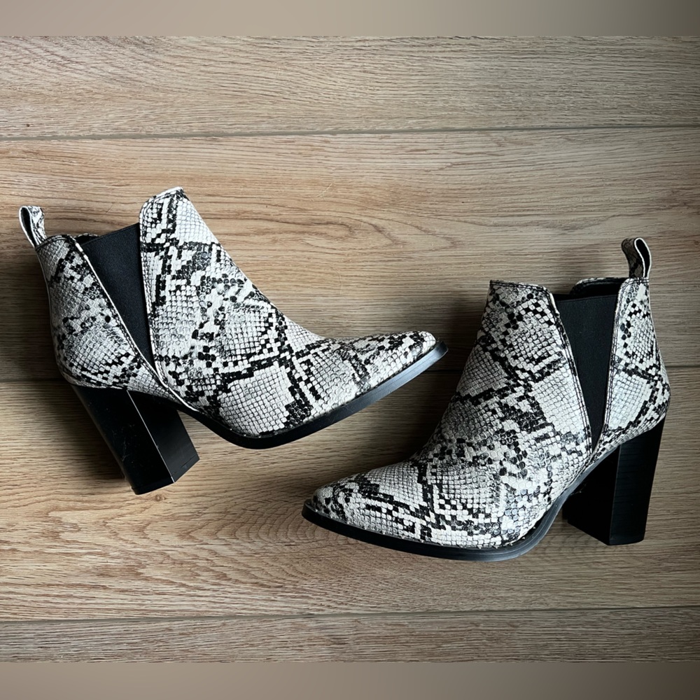Ankle length snakeskin booties in size 7.5